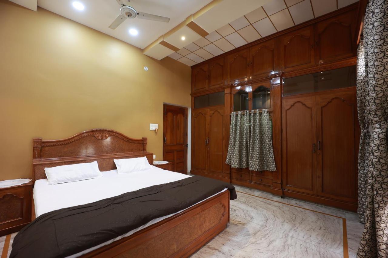 Kapoor Sahab Homestay : It'S A Home Away From Home. Varanasi Luaran gambar