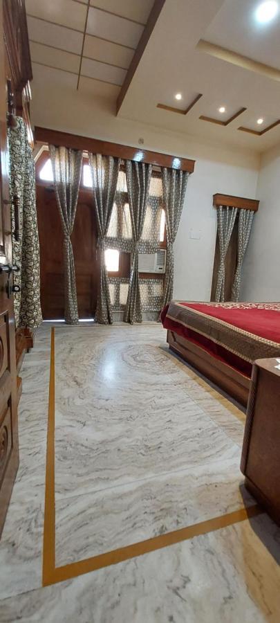 Kapoor Sahab Homestay : It'S A Home Away From Home. Varanasi Luaran gambar