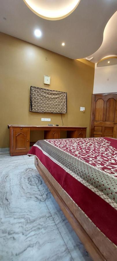 Kapoor Sahab Homestay : It'S A Home Away From Home. Varanasi Luaran gambar